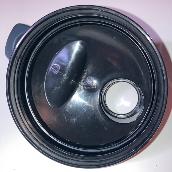 Blender Bottle Black Pro24 With Lid and Blender Ball - Picture 7 of 11